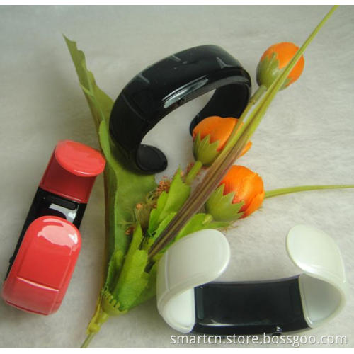 2014 Low Price Bluetooth Watch Bluetooth Bracelet Wrist Mobile